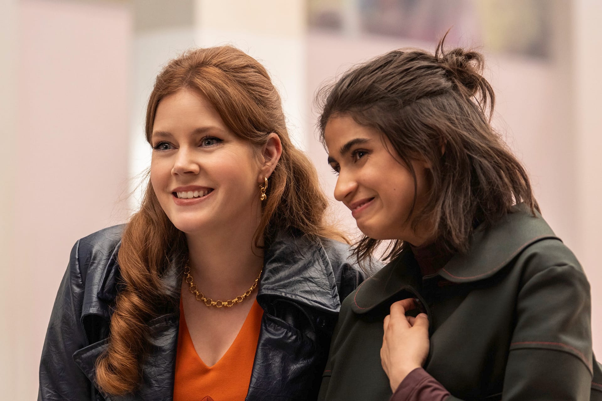 Amy Adams i Mia Tharia w filmie Klara i słońce