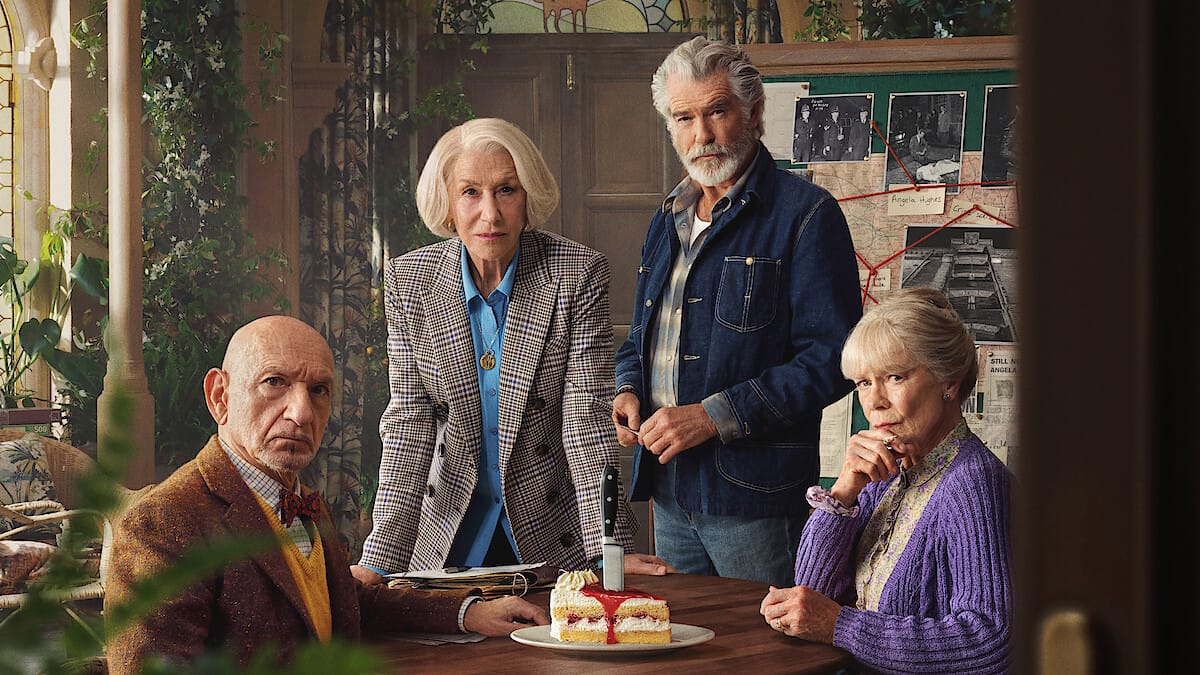 Helen Mirren, Pierce Brosnan, Ben Kingsley i Celia Imrie w filmie Czwartkowy Klub Zbrodni