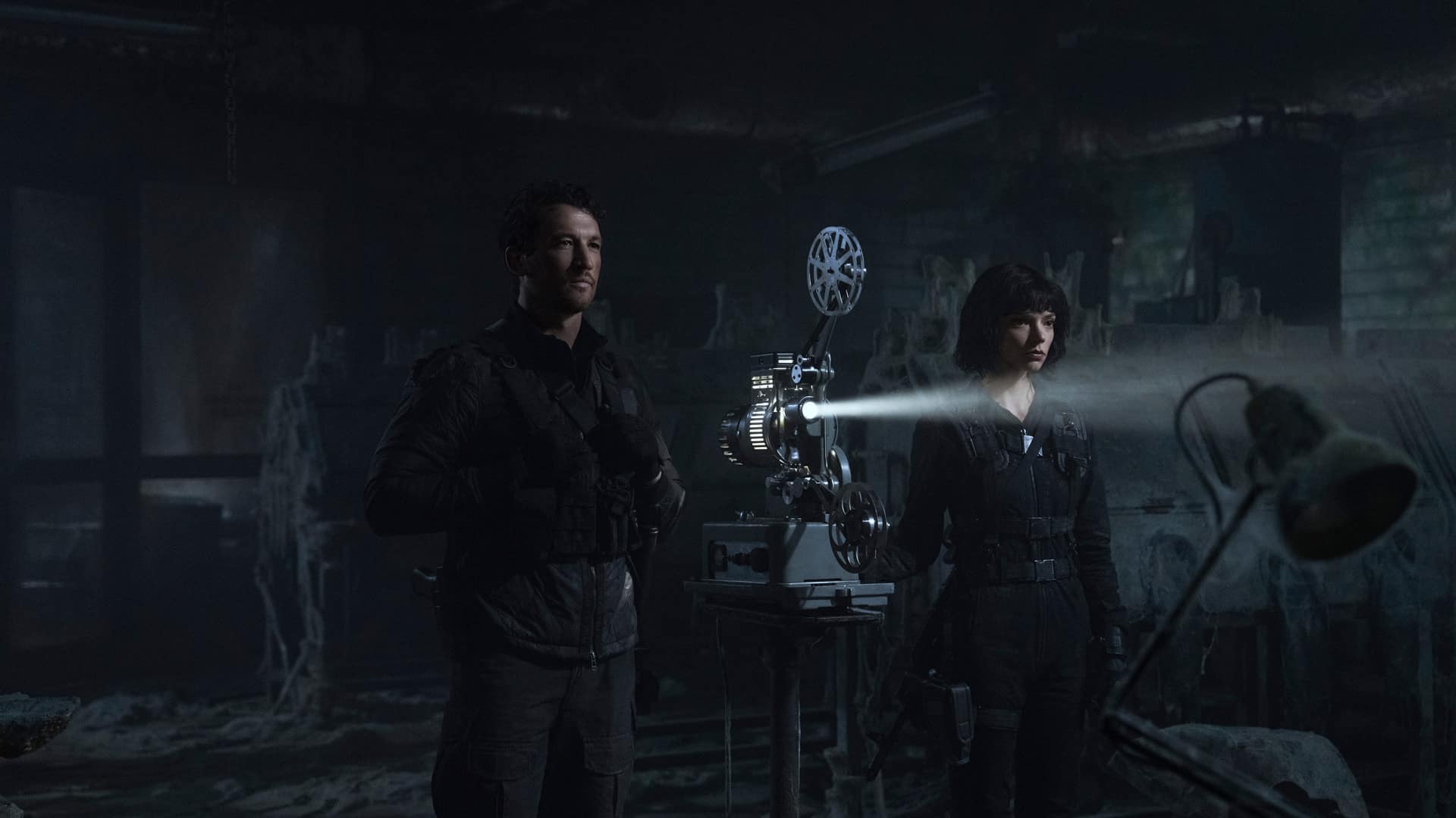 Miles Teller i Anya Taylor-Joy w filmie Wąwóz